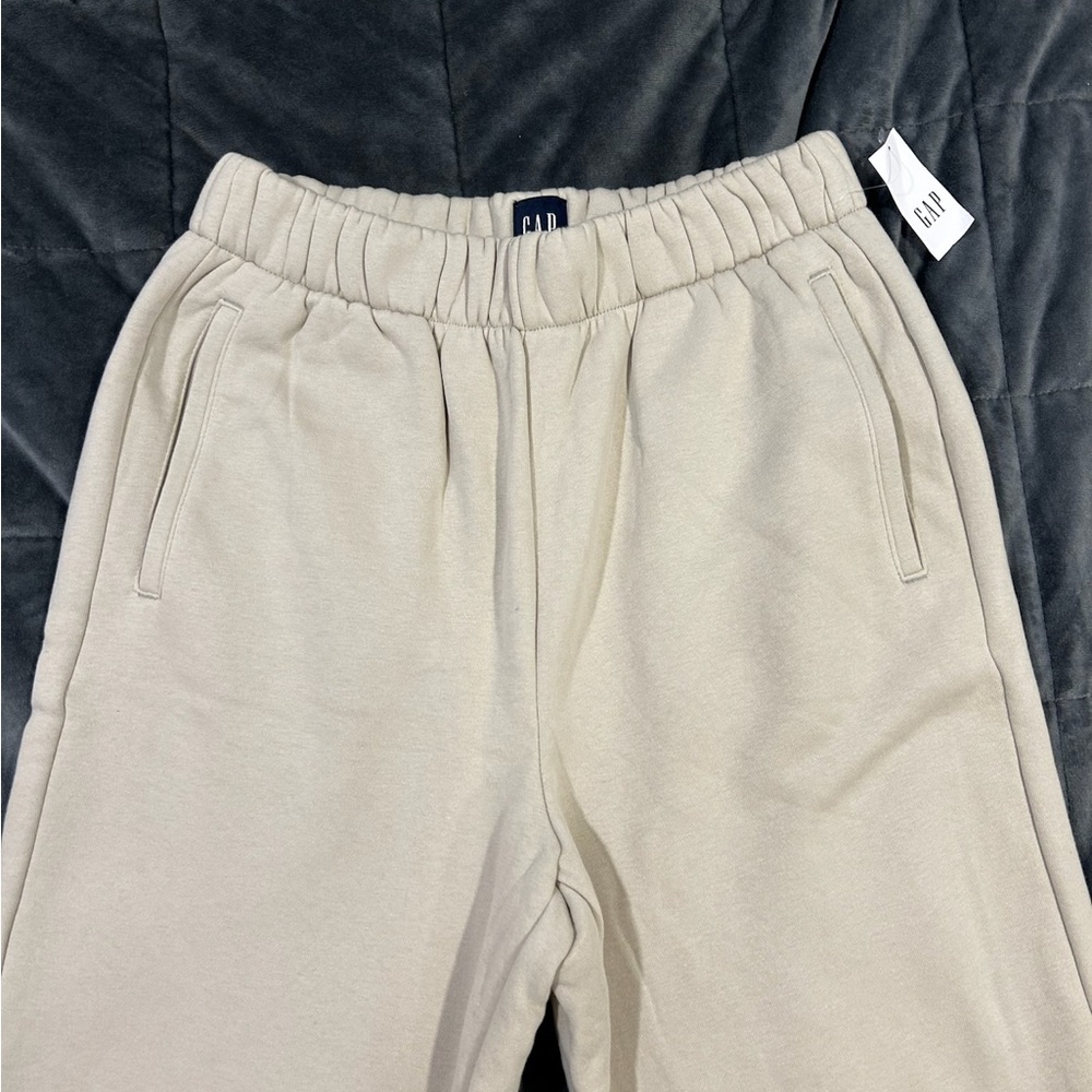 Beige/Tan GAP Sweatpants NWT